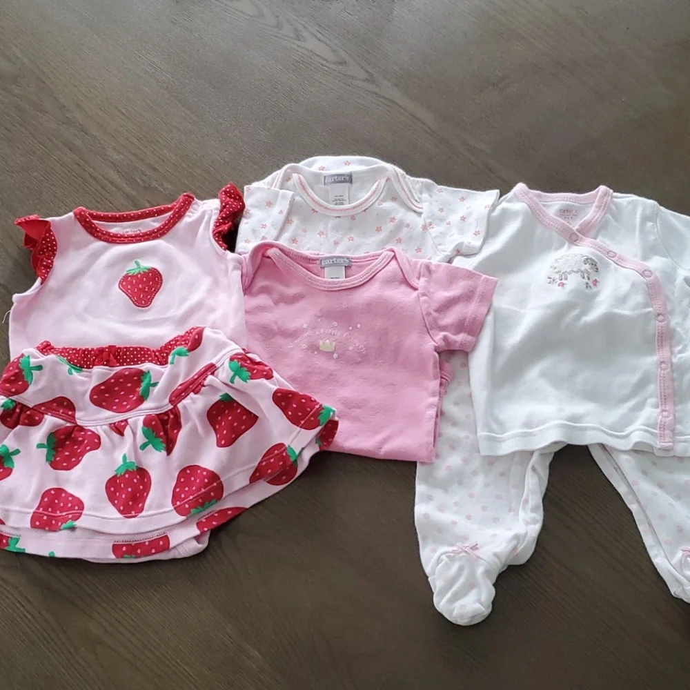 Carter's 6 month Bundle - Picture 1 of 8